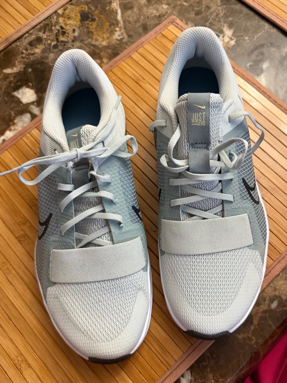 NWOT Nike Women's MC Trainer 2 Running Shoes Light Silver Black  Size 12